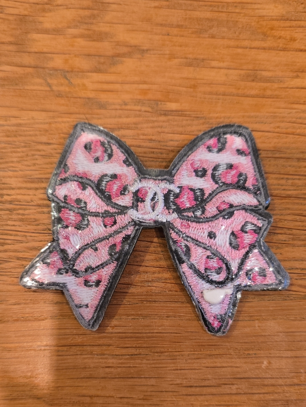 Bow Iron On Patch - Picture 3 of 4